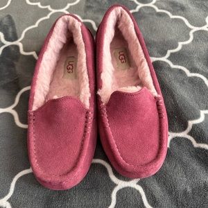 Uggs women’s sleepers size 5
